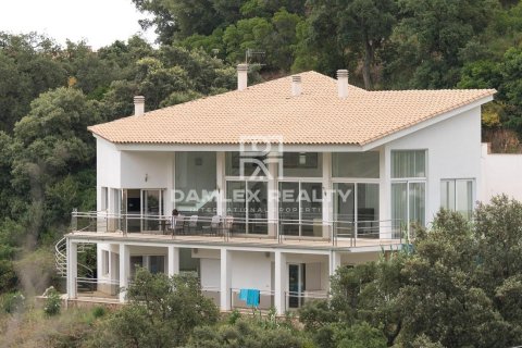 Вилла с 5 спальнями в Кастель-Пладжа-д'Аро, Герона, Каталония, Испания № 2389