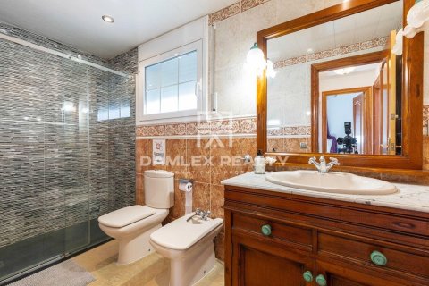 Купить дом в Льорет-де-Мар, Испания с 5 спален, 335м², № 2390 - фото 17
