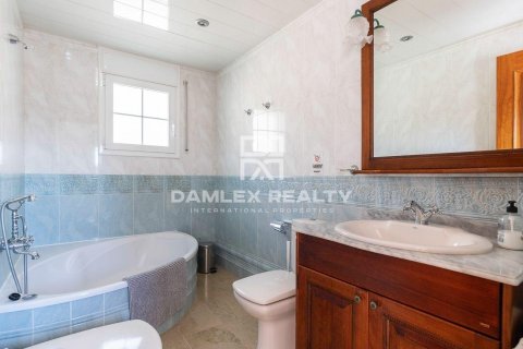 Купить дом в Льорет-де-Мар, Испания с 5 спален, 335м², № 2390 - фото 26