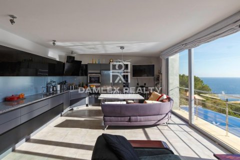 Купить виллу в Палафружель, Испания с 4 спальни, 555м², № 2388 - фото 3