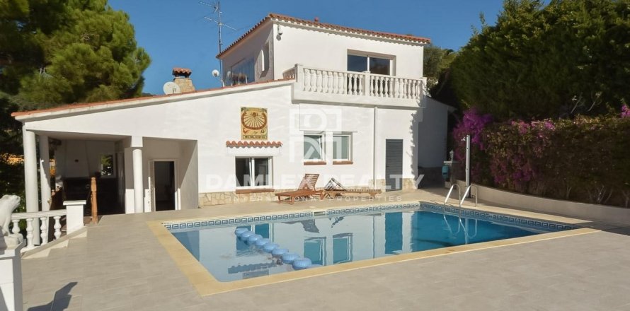 Дом с 5 спальнями в Льорет-де-Мар, Герона, Каталония, Испания № 2392