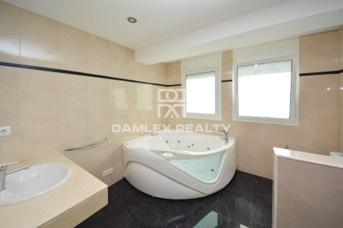 Купить дом в Льорет-де-Мар, Испания с 5 спален, 506м², № 2392 - фото 15