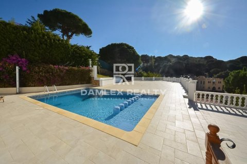 Купить дом в Льорет-де-Мар, Испания с 5 спален, 506м², № 2392 - фото 2