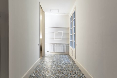 4 chambres apartment à vendre à Barcelona, Catalonia, Spain № 4310 - photo 8