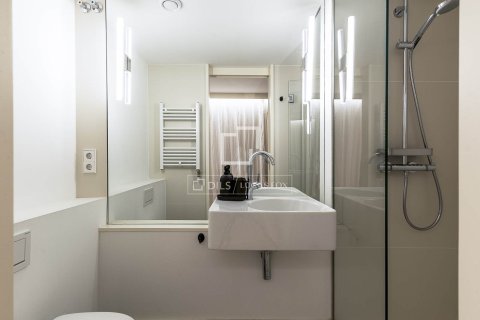 4 chambres apartment à vendre à Barcelona, Catalonia, Spain № 4310 - photo 28