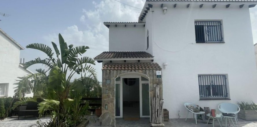 Дом с 4 спальнями в Эль-Вендреле, Таррагона, Каталония, Испания № 1931