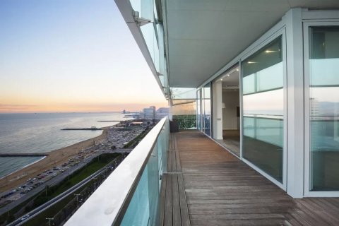 3 bedrooms apartment for sale in Barcelona, Catalonia, Spain № 6625 - photo 5