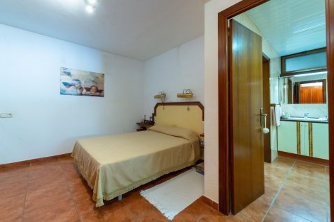 Сasa de 9 dormitorios en venta en Castelldefels, Barcelona, Cataluña, Spain № 6575 - foto 17