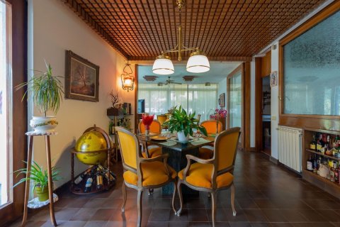 Сasa de 9 dormitorios en venta en Castelldefels, Barcelona, Cataluña, Spain № 6575 - foto 9