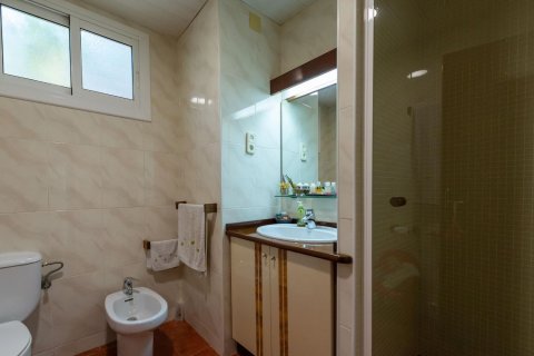 Сasa de 9 dormitorios en venta en Castelldefels, Barcelona, Cataluña, Spain № 6575 - foto 22