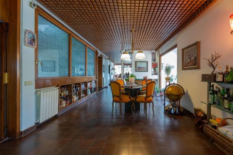 Сasa de 9 dormitorios en venta en Castelldefels, Barcelona, Cataluña, Spain № 6575 - foto 8