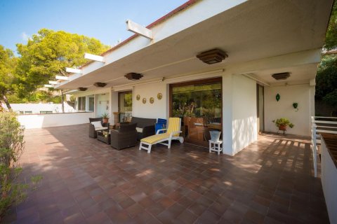 Сasa de 9 dormitorios en venta en Castelldefels, Barcelona, Cataluña, Spain № 6575 - foto 11