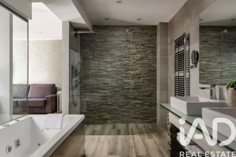 4716 sq.m. commercial property for sale in Lleida, Catalonia, Spain № 4700 - photo 27