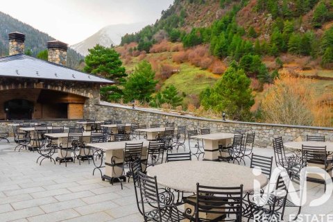 4716 sq.m. commercial property for sale in Lleida, Catalonia, Spain № 4700 - photo 15