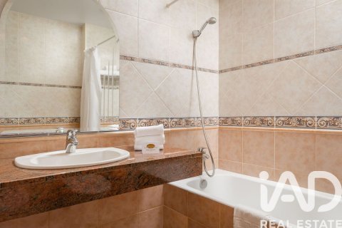 4716 sq.m. commercial property for sale in Lleida, Catalonia, Spain № 4700 - photo 2