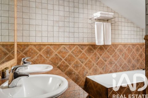 4716 sq.m. commercial property for sale in Lleida, Catalonia, Spain № 4700 - photo 6