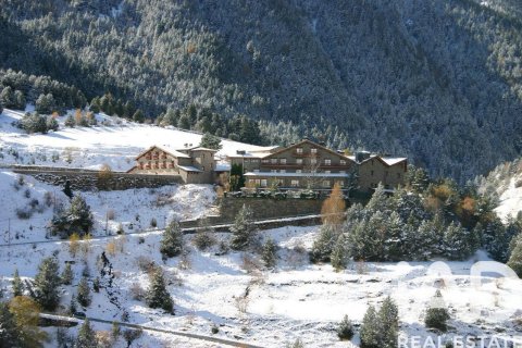 4716 sq.m. commercial property for sale in Lleida, Catalonia, Spain № 4700 - photo 24