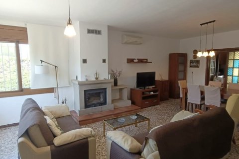 Купить дом в Л'Аметлья-де-Мар, Испания с 3 спальни, 196м², № 4695 - фото 4