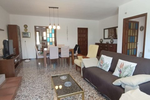 Купить дом в Л'Аметлья-де-Мар, Испания с 3 спальни, 196м², № 4695 - фото 2