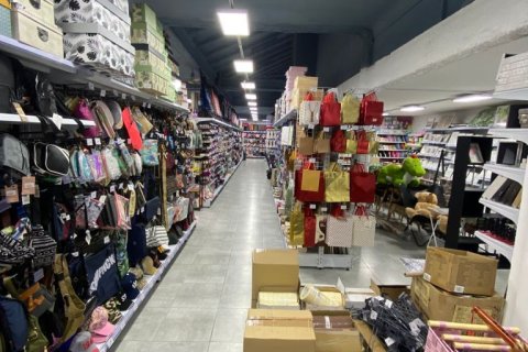 Propiedad comercial de 635 m² en venta en Barcelona, Cataluña, Spain № 1215 - foto 4