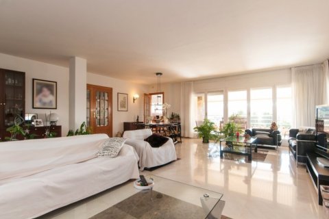 Купить виллу в Сан-Жуст-Десверн, Испания с 4 спальни, 284м², № 1216 - фото 10