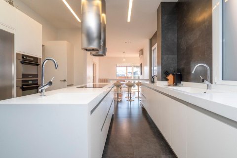 Купить квартиру в Барселона, Испания с 7 спален, 355м², № 1217 - фото 5