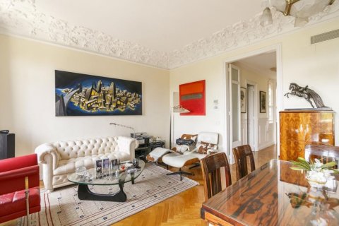 Apartamento de 4 dormitorios en venta en Barcelona, Cataluña, Spain № 1490 - foto 3