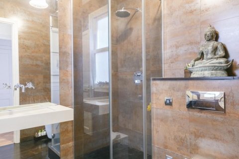 Apartamento de 4 dormitorios en venta en Barcelona, Cataluña, Spain № 1490 - foto 13
