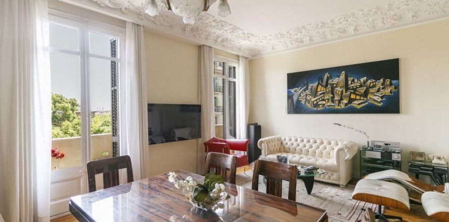 Apartamento de 4 dormitorios en venta en Barcelona, Cataluña, Spain № 1490