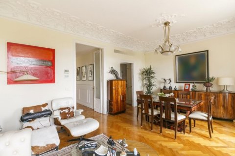 Apartamento de 4 dormitorios en venta en Barcelona, Cataluña, Spain № 1490 - foto 4