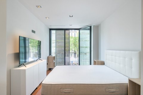 Купить квартиру в Барселона, Испания с 3 комнаты, № 1492 - фото 12