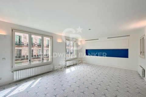 2 bedrooms apartment for sale in Barcelona, Catalonia, Spain № 5932