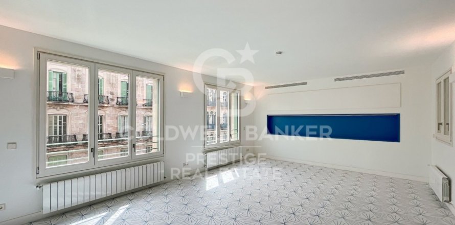 2 bedrooms apartment for sale in Barcelona, Catalonia, Spain № 5932