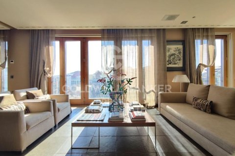 4 bedrooms apartment for sale in Barcelona, Catalonia, Spain № 5935 - photo 5