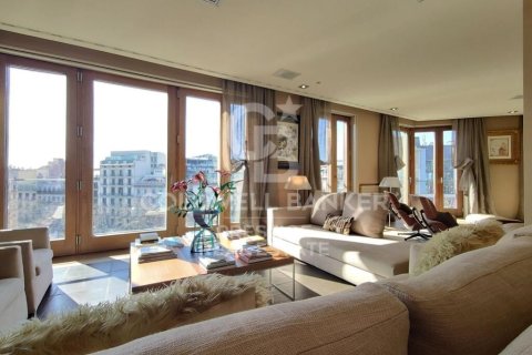 4 bedrooms apartment for sale in Barcelona, Catalonia, Spain № 5935
