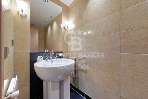 4 bedrooms apartment for sale in Barcelona, Catalonia, Spain № 5935 - photo 16