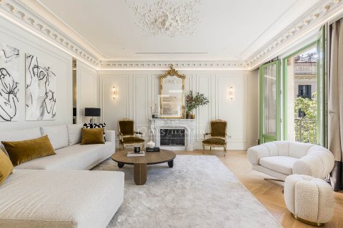 Apartamento de 4 dormitorios en venta en Barcelona, Cataluña, Spain № 4336