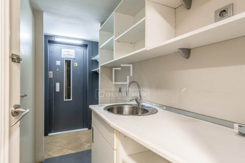 6 chambres apartment à vendre à Barcelona, Catalonia, Spain № 4334 - photo 22