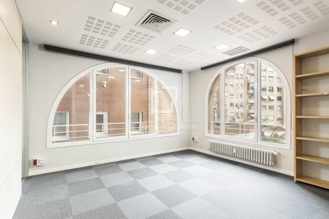 6 chambres apartment à vendre à Barcelona, Catalonia, Spain № 4334 - photo 4