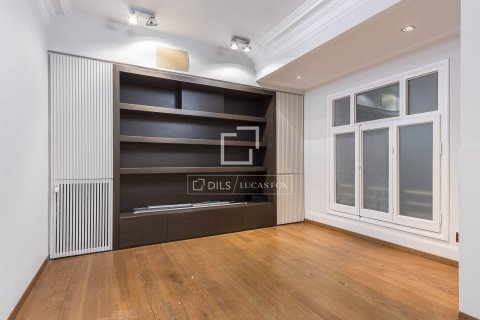 6 chambres apartment à vendre à Barcelona, Catalonia, Spain № 4334 - photo 11