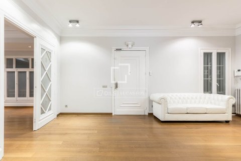 6 chambres apartment à vendre à Barcelona, Catalonia, Spain № 4334 - photo 9