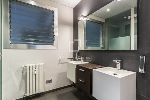 6 chambres apartment à vendre à Barcelona, Catalonia, Spain № 4334 - photo 14