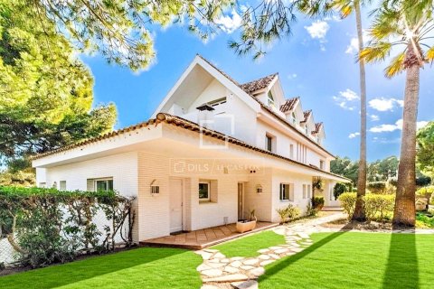 Купить виллу в Ситжес, Испания с 5 спален, 842м², № 6371 - фото 5