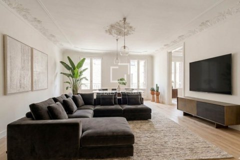 Купить квартиру в Барселона, Испания с 3 спальни, 192м², № 6373 - фото 8