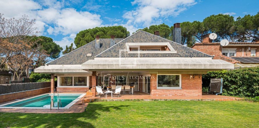 6 bedrooms villa for sale in Sant Cugat Del Valles, Barcelona, Catalonia, Spain № 6369