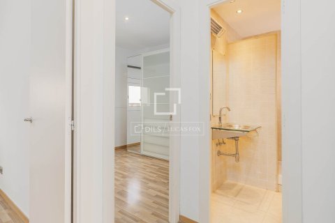 Купить квартиру в Барселона, Испания с 2 спальни, 63м², № 6374 - фото 18