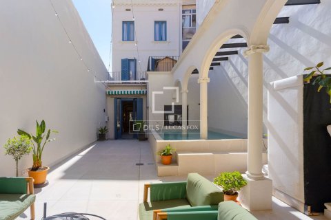 5 bedrooms villa for sale in El Masnou, Barcelona, Catalonia, Spain № 6372 - photo 12