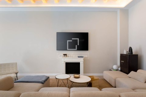 5 bedrooms villa for sale in El Masnou, Barcelona, Catalonia, Spain № 6372 - photo 5