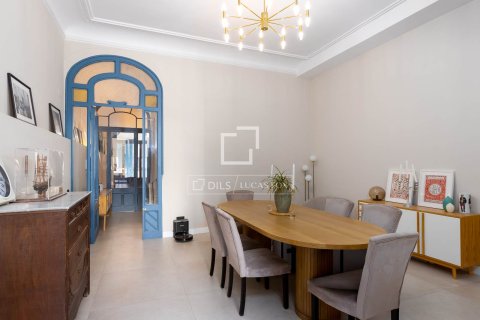 5 bedrooms villa for sale in El Masnou, Barcelona, Catalonia, Spain № 6372 - photo 6