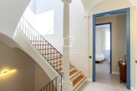 5 bedrooms villa for sale in El Masnou, Barcelona, Catalonia, Spain № 6372 - photo 26